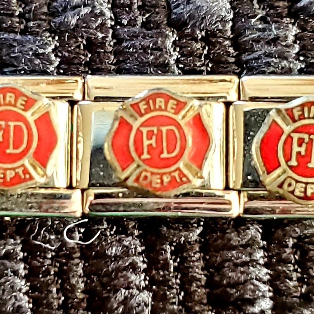 🛍BOGO 50% OFF❗NWOT🚒 Handmade Fire Maltese Cross Charm